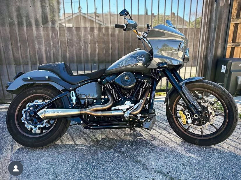 Stealth Pipes exhaust system installed on Harley M8 Softail – rear-side view of muffler and headers (2017–2025), photo 25 of 36